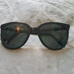 Large Black Ray•Ban make an offer 👍